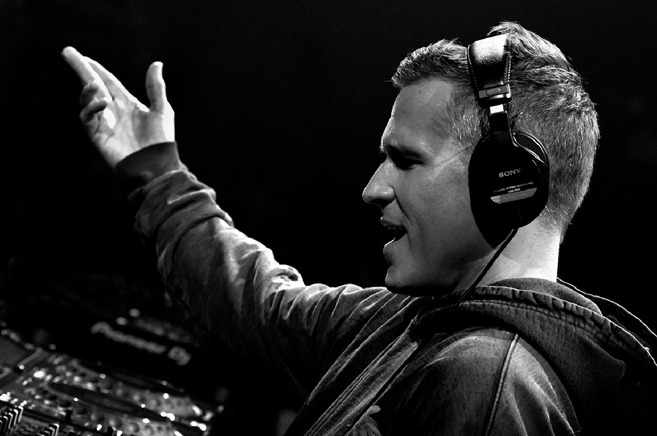 Kaskade replace Tiësto at Super Bowl DJ performance — EDM Army news cover image