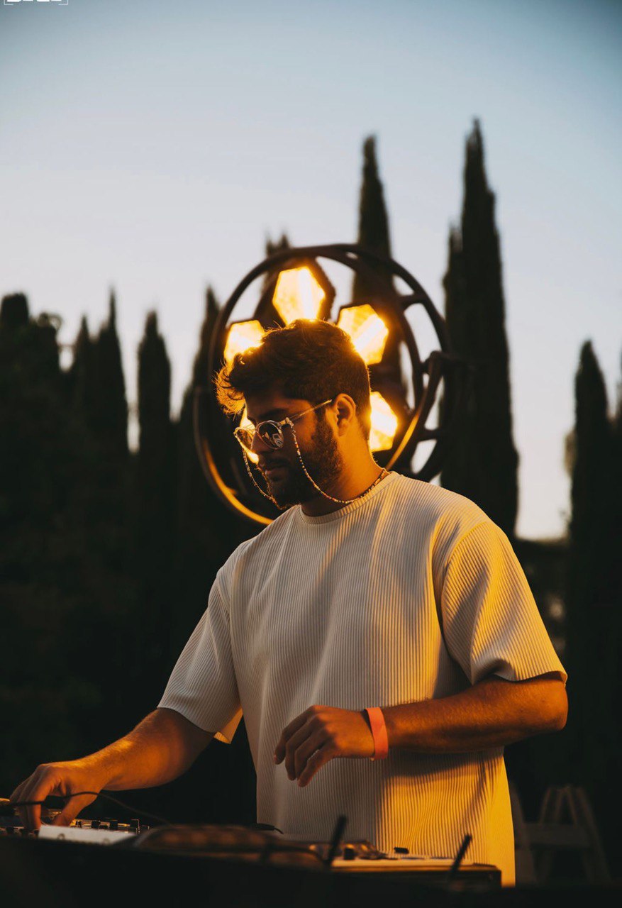 DvirNuns Transmits Honest Energy with Elastic Indie Dance Release GoGo on IN/Rotation — EDM Army news cover image