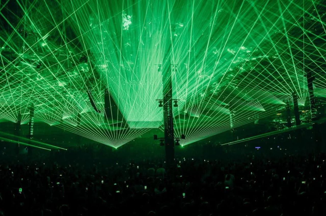 Verknipt Breaks Guinness World Record for Largest Laser Show at 2025 ArenA Event — EDM Army news cover image