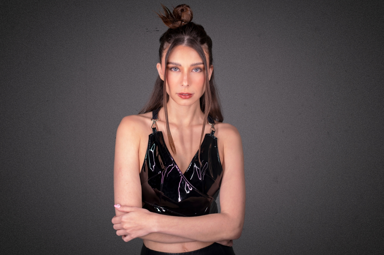 DJ LUANE Unveils Dark, Sarcastic Tech/Bass House Anthem “Fake Friends”