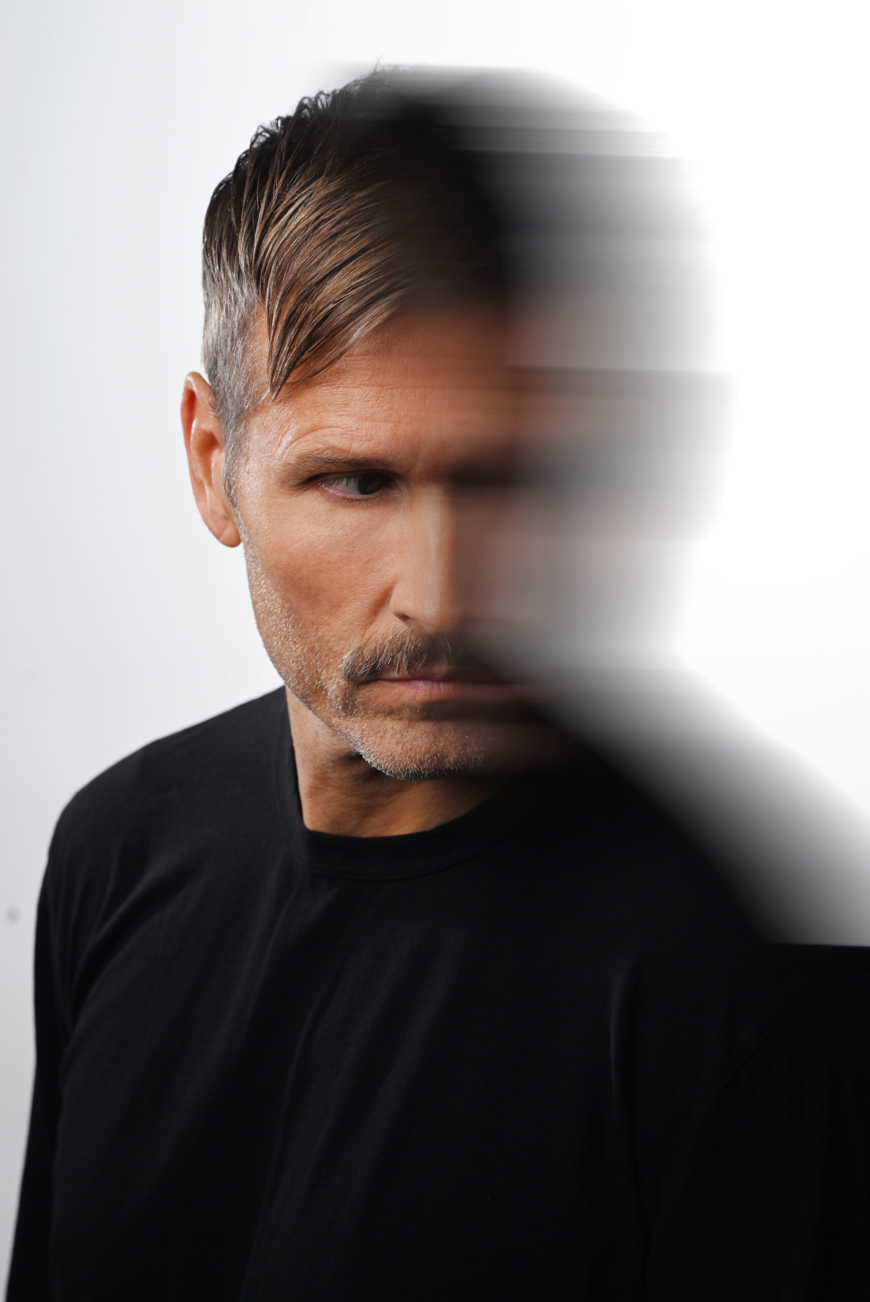 Kaskade Reveals Next Chapter of undux with I Can’t Make You Love Me and Started Over — EDM Army news cover image