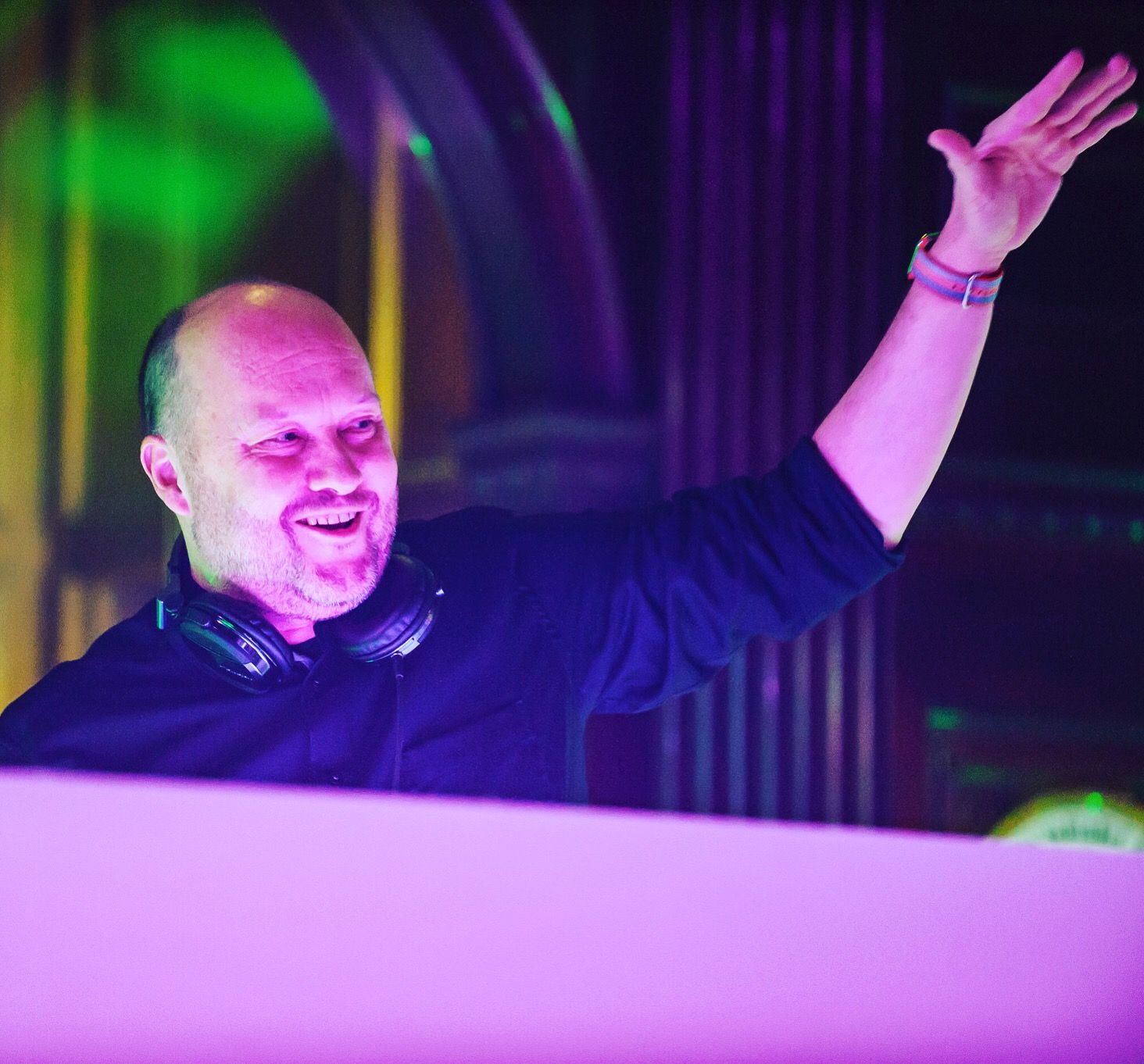 MikeR Ignites His Progressive House Sound With ‘Like A Spark’
